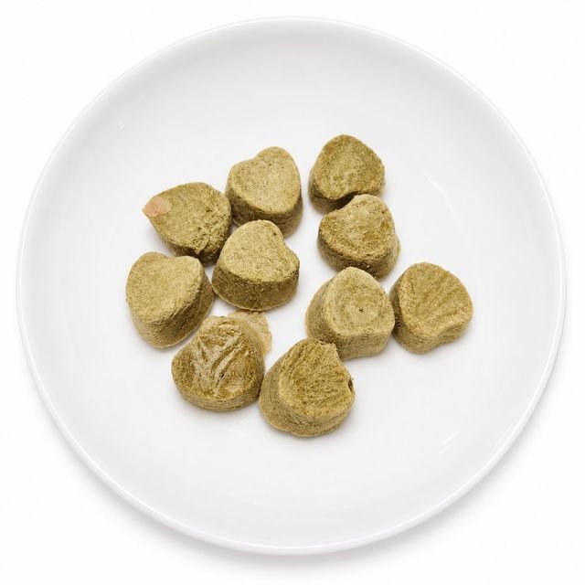 Freeze-Dried Cat Grass Hearts